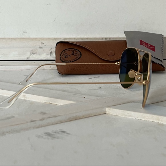 NOT FOR SALE. Ray Ban Polarized Flash Aviator - Blue Mirror & Gold Frame - Picture 4 of 10